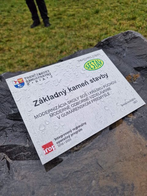 Začala sa stavba nových dielní pre potreby gumárskeho priemyslu